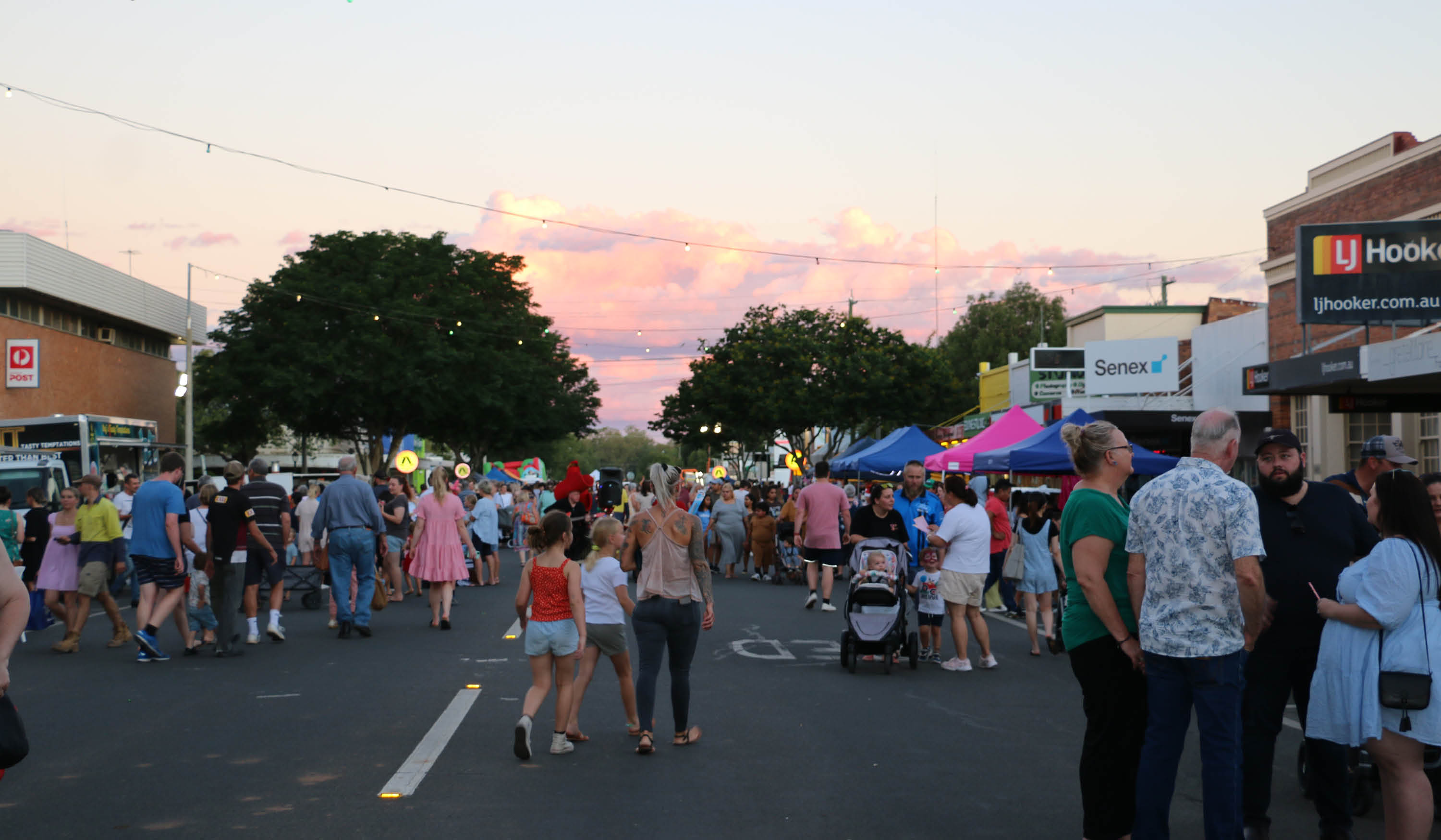 Maranoa christmas street party